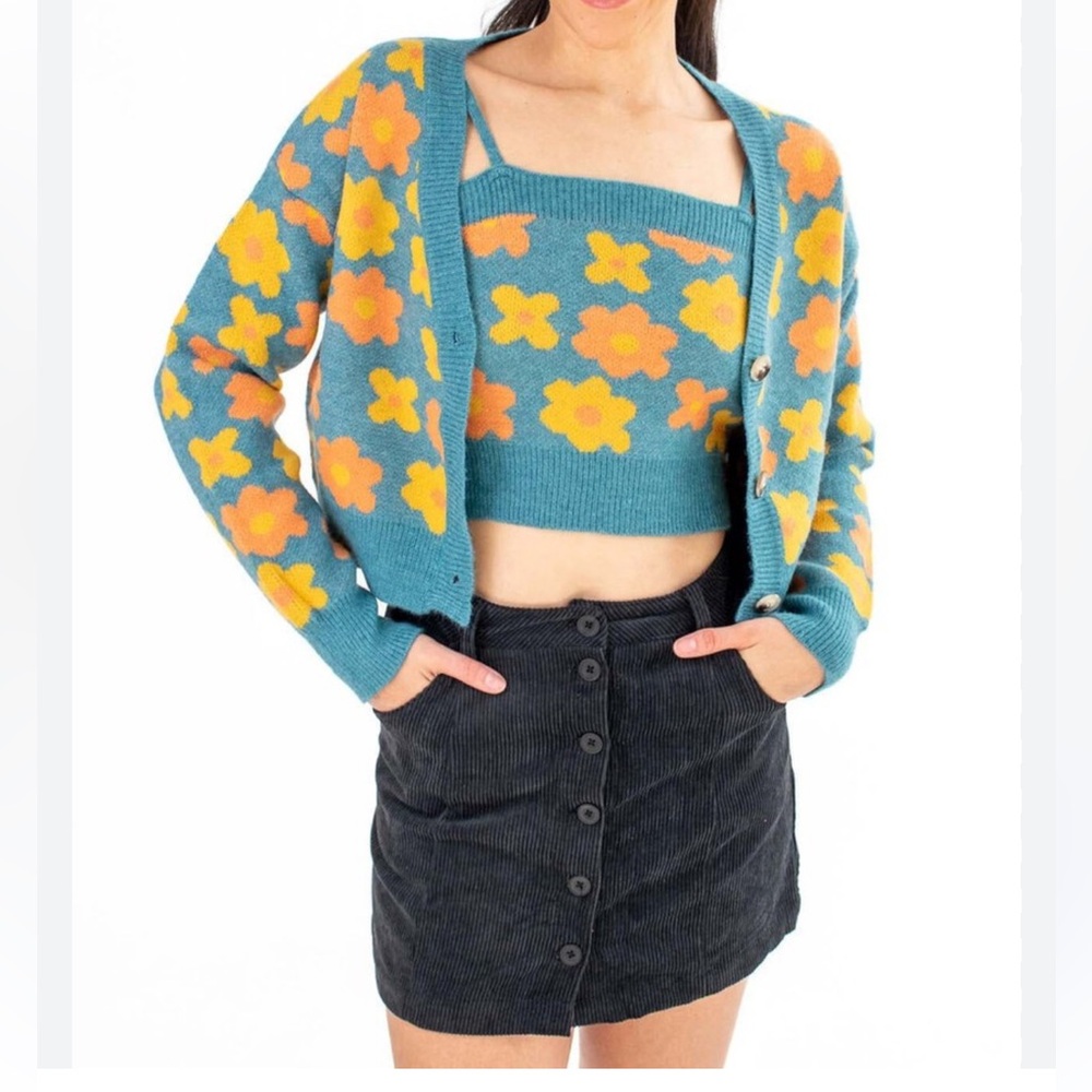 HYFVE Size Small Floral Knit Cropped Cardigan and Tank Set - Teal and Orange